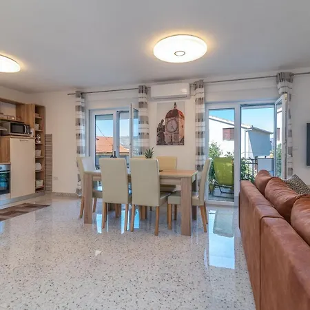 Appartement Gagula With Jacuzzi Trogir