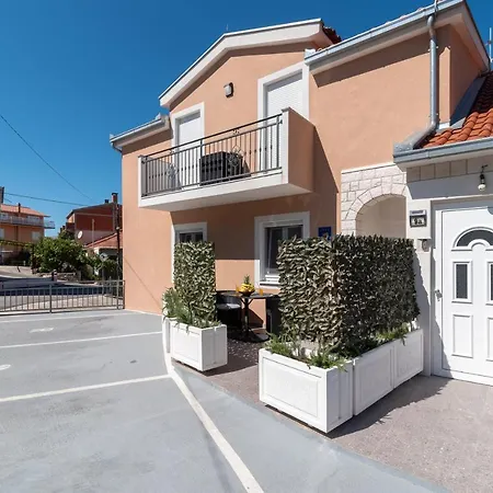 Gagula With Jacuzzi Appartement *