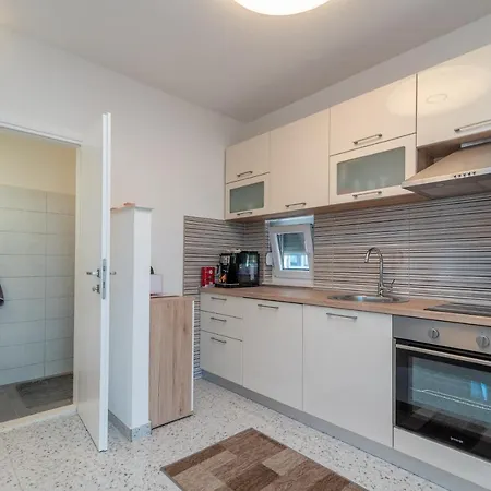 Apartment Gagula With Jacuzzi Trogir