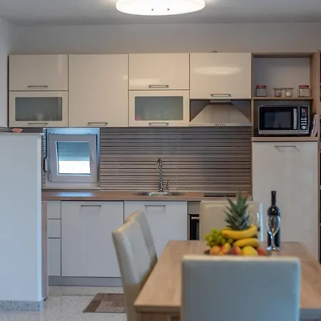 Gagula With Jacuzzi Apartman